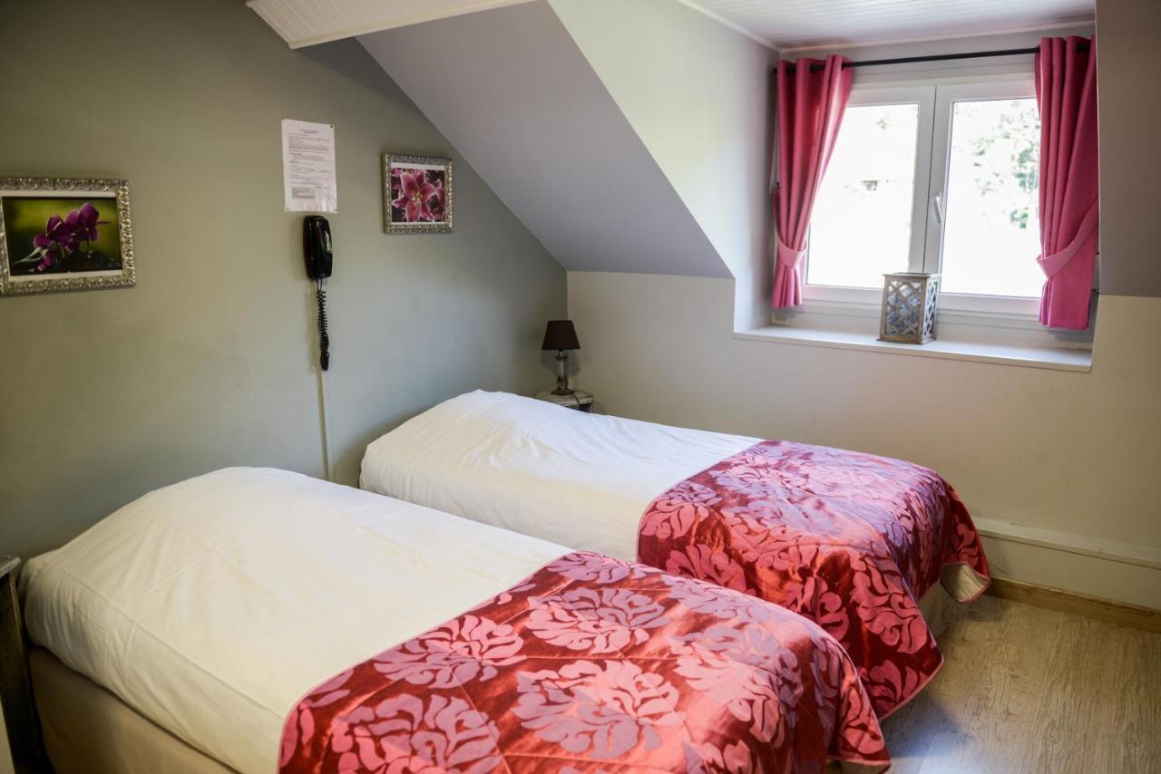 Logis Le Saint Hubert Hotell Haybes Exteriör bild