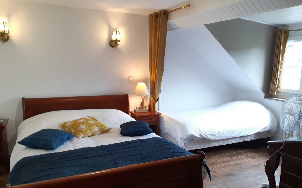 Logis Le Saint Hubert Hotell Haybes Exteriör bild